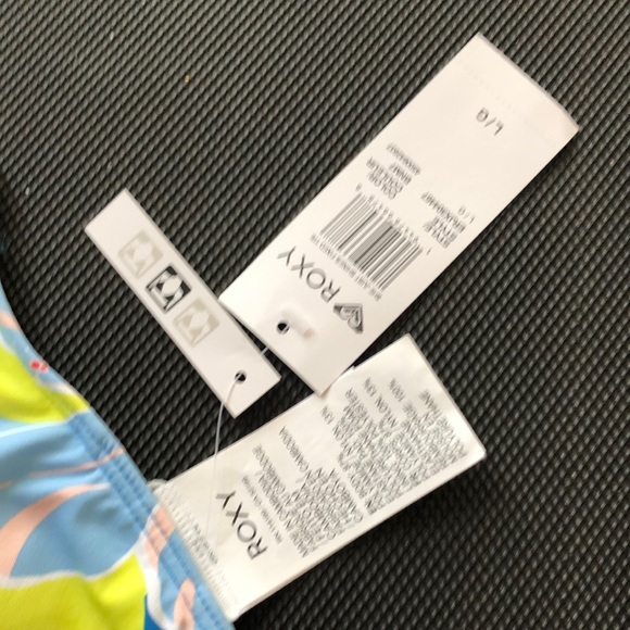 ROXY (L) Regular Coverage swimwear top - Picture 2 of 12